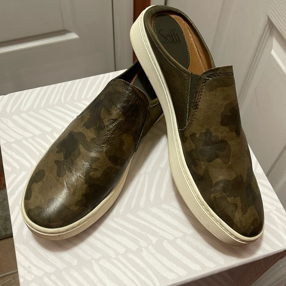Leather Slides